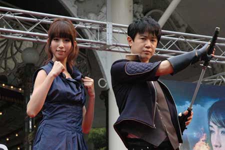 小清水亜美と杉田智和がコスプレを披露 映画 ザ キング オブ ファイターズ トークショー開催